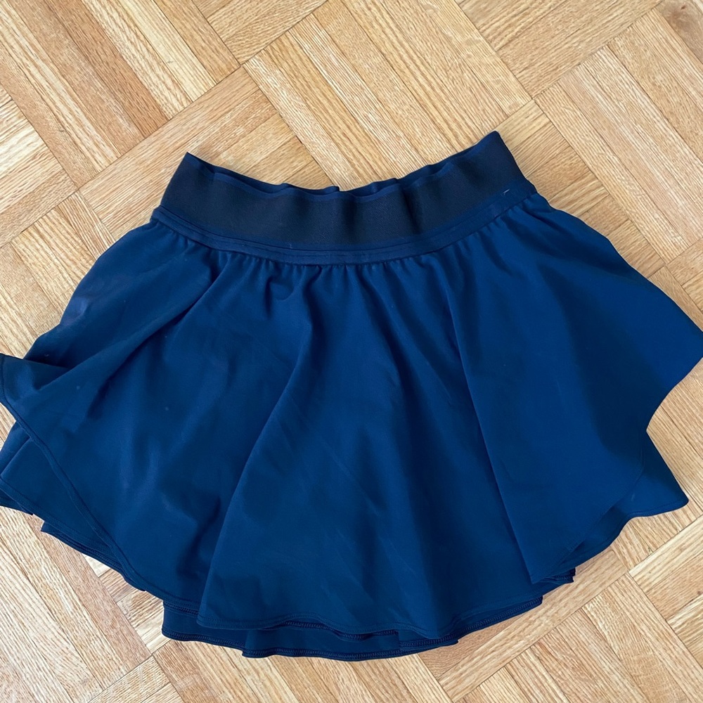Lululemon court rival skirt